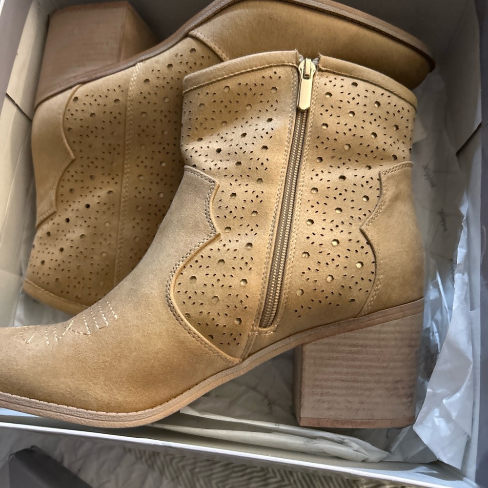 X-Appeal Camel Perforated Ankle Booties leather cognac
